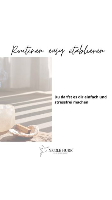 Unser Gehirn ist anpassungsfähig – Stichwort: Neuroplastizität und das ist deine Power! 🧠

Denn wenn wir eine neue Routine etablieren wollen, dürfen wir es uns leicht machen.

Wie jetzt? Ja, richtig gehört: Du darfst es dir leicht machen.

Reduziere die gewünschte Routine zu Beginn auf das absolute Minimum (Bsp.: Eine Seite lesen pro Tag) , mache sie so einfach wie möglich und konzentriere dich auf die konstante Wiederholung. So verinnerlicht dein Gehirn Schritt für Schritt die neue Gewohnheit und du kannst sie nach gewisser Zeit steigern. 

Tipp: Verknüpfe die neue Routine mit einer Gewohnheit, die bereits besteht und bereits schon aus Autopilot ausgeführt werden kann. 

Und: Verstehe, wofür deine alten Gewohnheiten da waren – welches Gefühl sie ausgelöst haben – und welches neue Gefühl du durch die neue Routine erzeugen möchtest. 

💥 Direkt ins Handeln kommen: Nutze die 5-4-3-2-1 Methode von @melrobbins :
Zähle 5-4-3-2-1 runter – und starte sofort. Wie ein Raketenstart. Keine Ausreden, einfach tun. 🚀

#routine #sport #psychology #habits #neuroplasticity
