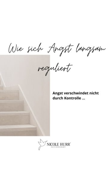 Angst verschwindet nicht durch Kontrolle, sondern durch Regulation, Fühlen & Zulassen. 🤝 Damit kann wieder ein sicheres Gefühl im System entstehen und die Entwarnung: hier ist alles gut. 

#psychology #anxiety #angst #anxietyhelp #anxietyrelief