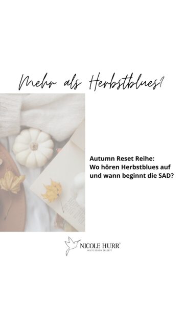 🍂 Herbstblues oder mehr?
Viele merken es gerade: Die Tage werden kürzer – und das spürt auch unser Nervensystem.
Herbstblues = mild, vorübergehend, stimmungsabhängig
➡️ Etwas weniger Energie, Rückzug, mehr Bedürfnis nach Ruhe.
SAD (Seasonal Affective Disorder) = saisonale Depression
➡️ Deutliche Antriebslosigkeit, gedrückte Stimmung, vermehrter Schlaf, Heißhunger, Überforderung – wiederkehrend jedes Jahr.
Beides ist echt. Beides verdient Raum.
Und es gibt so viel, was du tun kannst:
4 einfache Tipps für dunkle Tage:
1. Natürliches Licht tanken
2. Bewegung in kleinen Dosen – sanft, regelmäßig, nervensystemfreundlich
3. Lichttherapie (SAD-Lampe) – wissenschaftlich gut belegt
4. Feste Alltagsroutinen bzw. Rituale – Stabilität gibt Halt
Und: Wenn du merkst, dass deine Stimmung deutlich abfällt und dieser Zustand länger anhält, darfst du dir liebevoll Unterstützung holen. 🫂
#psychology #aufklärung #sensibility #endthestigma #mentalhealth #herbst #autumn #herbstblues #sad #depression #seasonal #stressrelief #lichttherapie